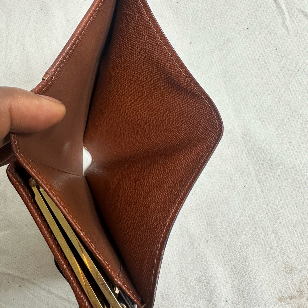 Louis Vuitton Wallet - Picture 9 of 11